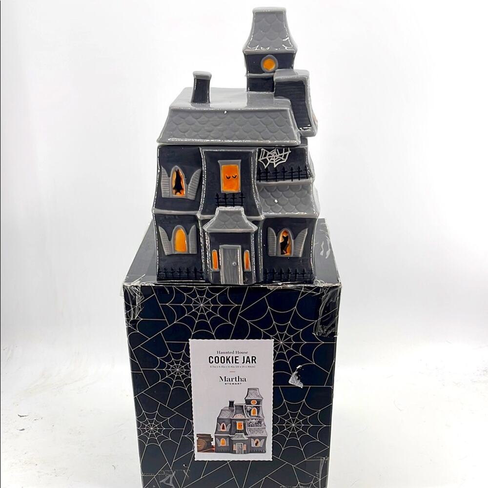 Martha Stewart Haunted House Halloween spooky Cookie Jar